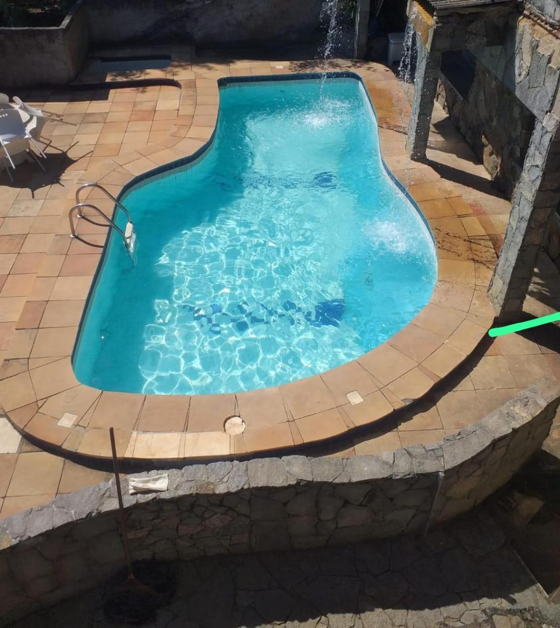 Holiday home Escape O Paraiso, Casa Mobiliada Com Piscina E Salao De Jogos, 300mt Da