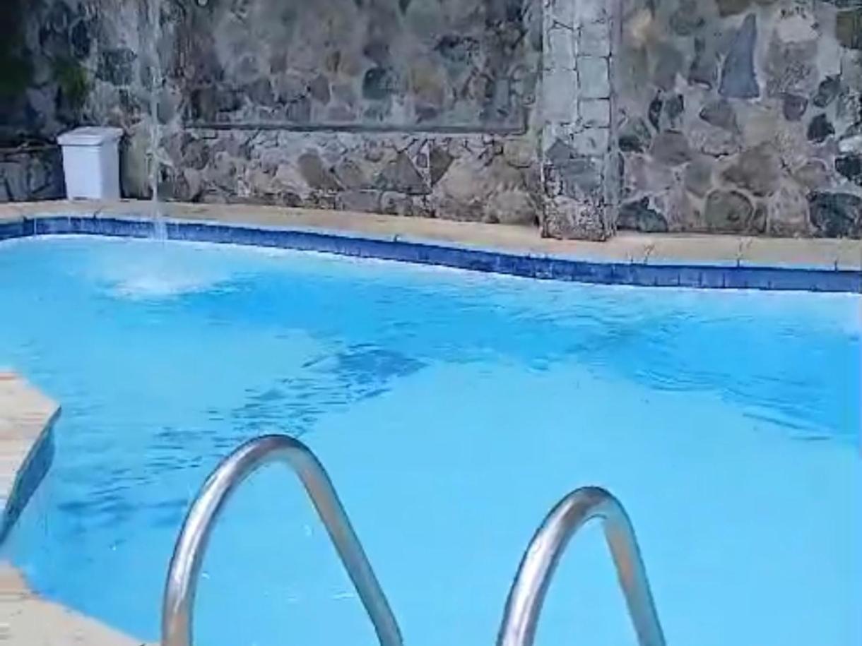 Holiday home Escape O Paraiso, Casa Mobiliada Com Piscina E Salao De Jogos, 300mt Da